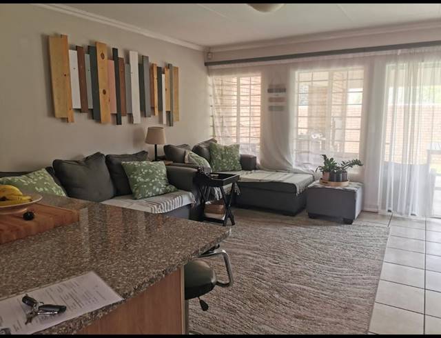 3 BEDROOM TOWNHOUSE FOR SALE IN MONTANA